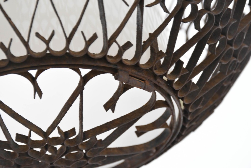 和製アンティーク　透かし模様が印象的な球体デザインの吊り下げ照明　(R-086894)