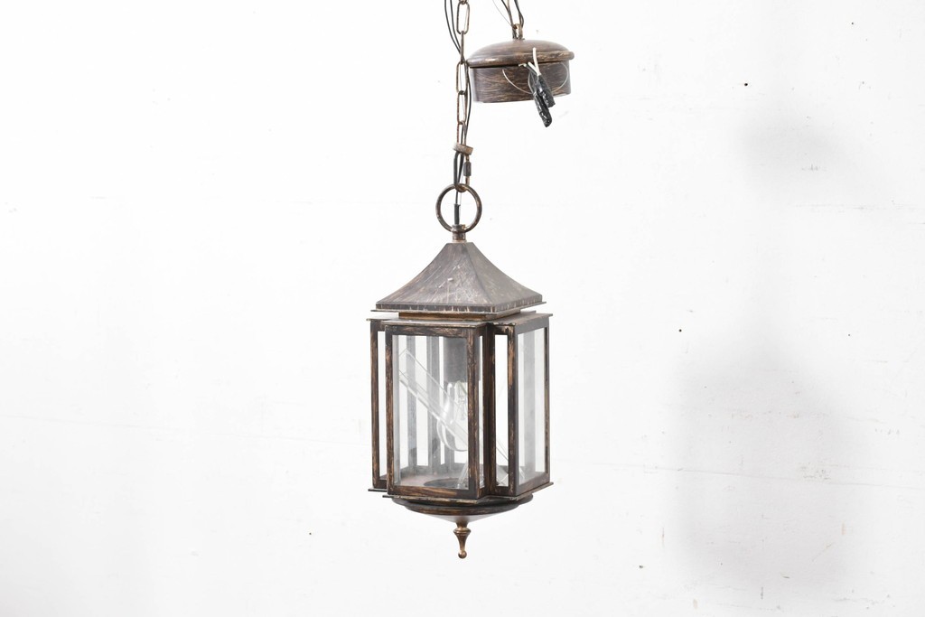 中古　アンティーク調　素朴で上品な雰囲気の吊り下げ照明　(R-086895)