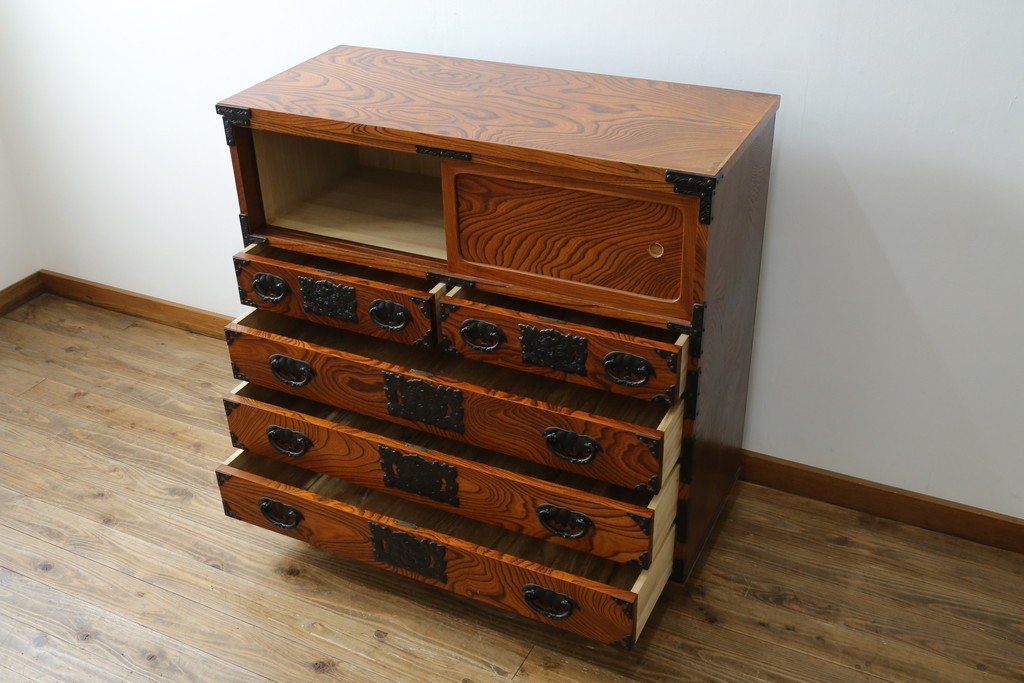 和製ヴィンテージ　美品　岩谷堂箪笥　重厚な飾り金具が映える戸棚付き衣装箪笥　(R-086898)