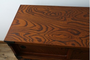 和製ヴィンテージ　美品　岩谷堂箪笥　重厚な飾り金具が映える戸棚付き衣装箪笥　(R-086898)