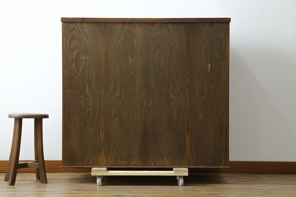 和製ヴィンテージ　美品　岩谷堂箪笥　重厚な飾り金具が映える戸棚付き衣装箪笥　(R-086898)