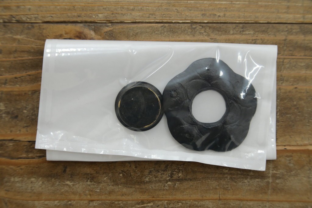 和製ヴィンテージ　美品　岩谷堂箪笥　重厚な飾り金具が映える戸棚付き衣装箪笥　(R-086898)