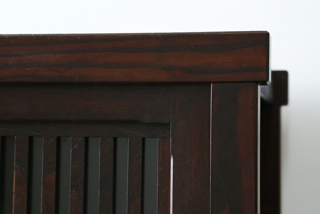 中古　美品　三面栗(クリ)材　格子戸が美しい水屋箪笥　(R-086902)