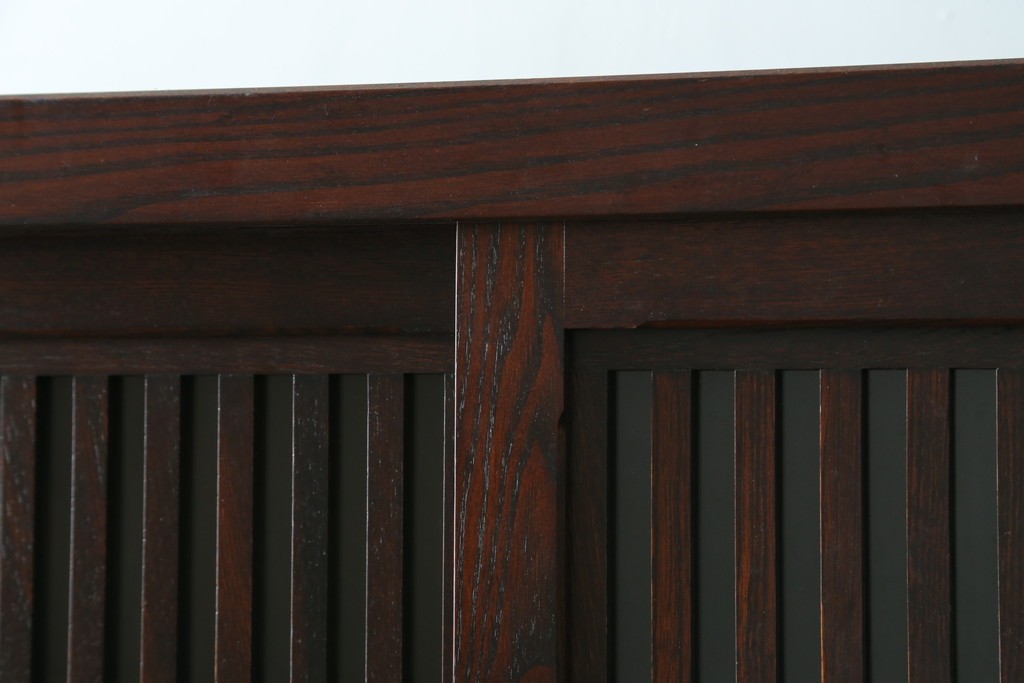 中古　美品　三面栗(クリ)材　格子戸が美しい水屋箪笥　(R-086902)