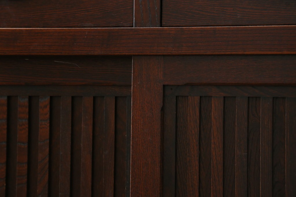 中古　美品　三面栗(クリ)材　格子戸が美しい水屋箪笥　(R-086902)