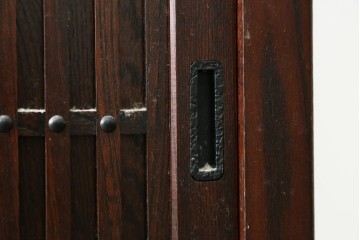 中古　美品　三面栗(クリ)材　格子戸が美しい水屋箪笥　(R-086902)