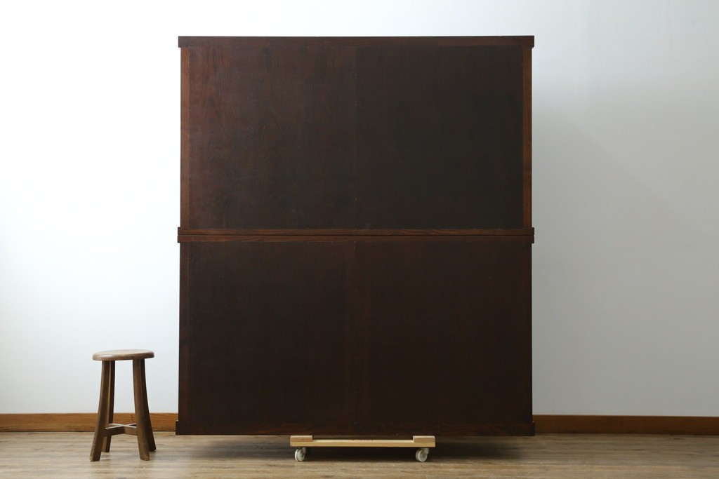 中古　美品　三面栗(クリ)材　格子戸が美しい水屋箪笥　(R-086902)