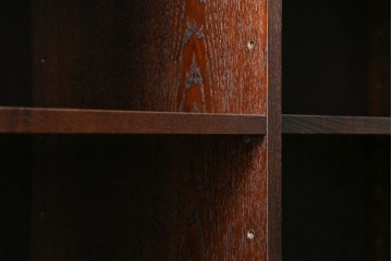 中古　美品　三面栗(クリ)材　格子戸の水屋箪笥サイドボード　(R-086903)