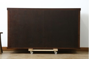 中古　美品　三面栗(クリ)材　格子戸の水屋箪笥サイドボード　(R-086903)