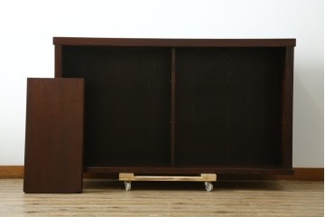 中古　美品　三面栗(クリ)材　格子戸の水屋箪笥サイドボード　(R-086903)