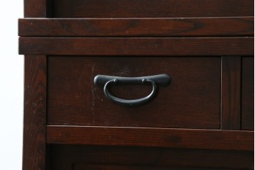 中古　美品　三面栗(クリ)材　引き出し4杯付き　格子戸の水屋箪笥サイドボード　(R-086904)