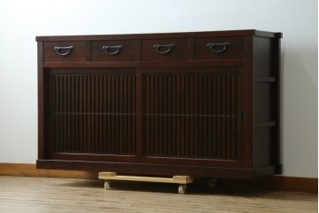 中古　美品　三面栗(クリ)材　引き出し4杯付き　格子戸の水屋箪笥サイドボード　(R-086904)