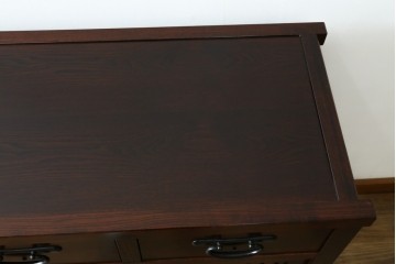中古　美品　三面栗(クリ)材　引き出し4杯付き　格子戸の水屋箪笥サイドボード　(R-086904)