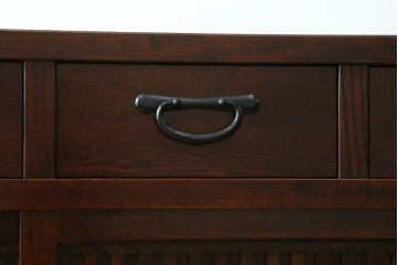 中古　美品　三面栗(クリ)材　引き出し4杯付き　格子戸の水屋箪笥サイドボード　(R-086904)