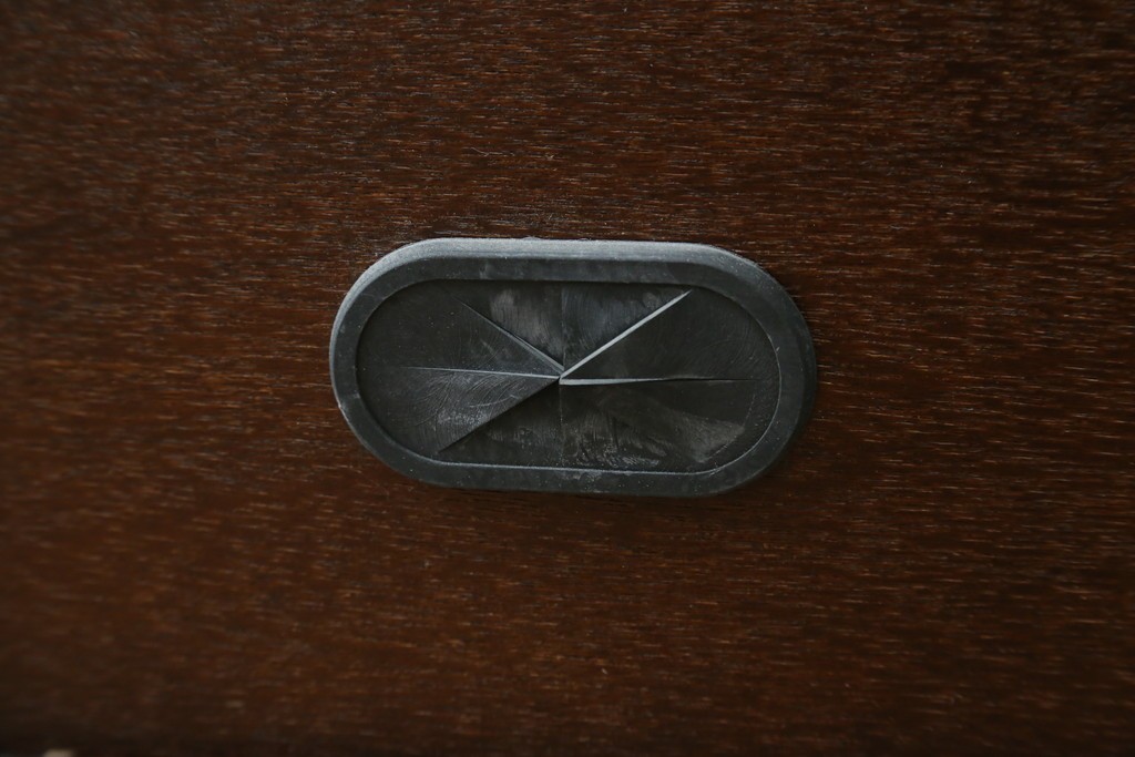 中古　希少な廃番品　青木産業　欅(ケヤキ)材　4way　デザイン性と実用性を兼ね備えたテレビ台　(R-086906)