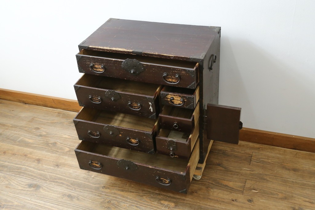 和製アンティーク　明治期　重厚な金具と味わいのある佇まいが魅力の東北小箪笥　(R-086907)