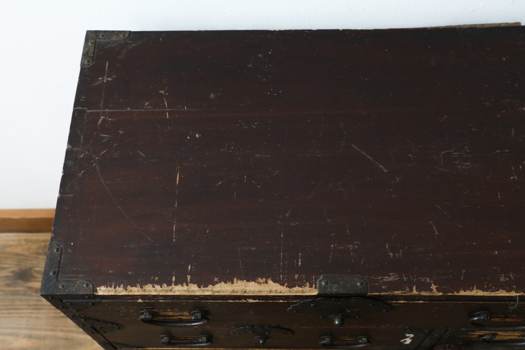 和製アンティーク　明治期　重厚な金具と味わいのある佇まいが魅力の東北小箪笥　(R-086907)