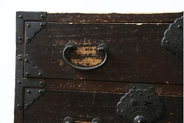 和製アンティーク　明治期　重厚な金具と味わいのある佇まいが魅力の東北小箪笥　(R-086907)