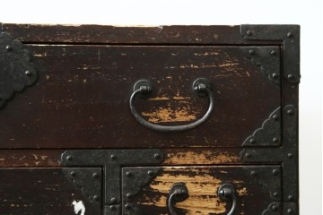 和製アンティーク　明治期　重厚な金具と味わいのある佇まいが魅力の東北小箪笥　(R-086907)