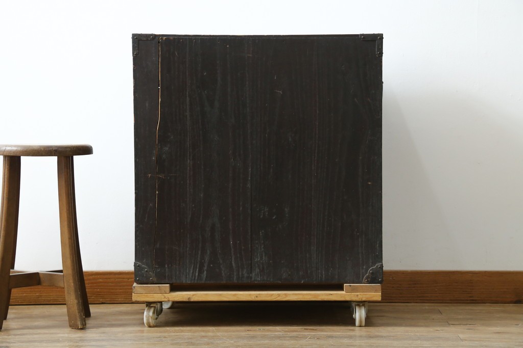 和製アンティーク　明治期　重厚な金具と味わいのある佇まいが魅力の東北小箪笥　(R-086907)