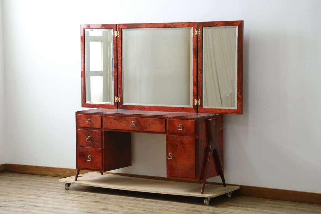 中古　美品　希少!!　アルド・トゥーラ(ALDO TURA)　艶やかな赤褐色が目を引く仔山羊革(ゴートスキン)張りのドレッサー　(R-086908)