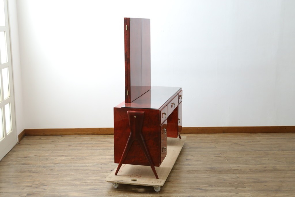 中古　美品　希少!!　アルド・トゥーラ(ALDO TURA)　艶やかな赤褐色が目を引く仔山羊革(ゴートスキン)張りのドレッサー　(R-086908)