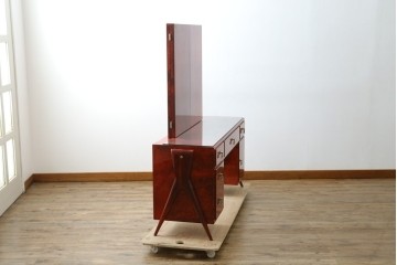 中古　美品　希少!!　アルド・トゥーラ(ALDO TURA)　艶やかな赤褐色が目を引く仔山羊革(ゴートスキン)張りのドレッサー　(R-086908)