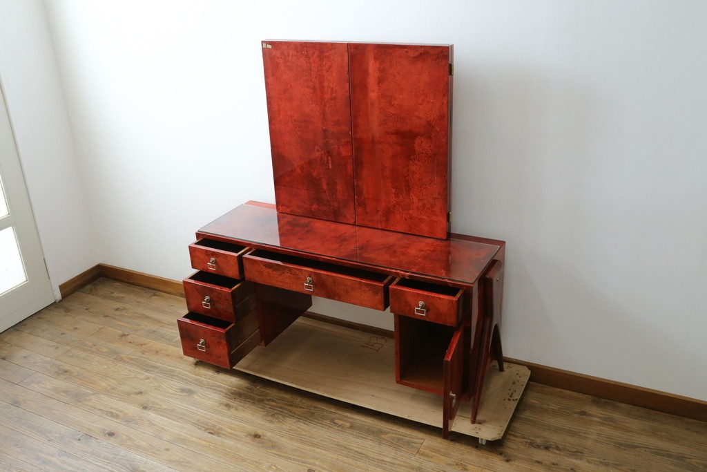 中古　美品　希少!!　アルド・トゥーラ(ALDO TURA)　艶やかな赤褐色が目を引く仔山羊革(ゴートスキン)張りのドレッサー　(R-086908)