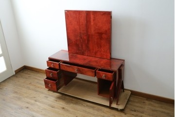 中古　美品　希少!!　アルド・トゥーラ(ALDO TURA)　艶やかな赤褐色が目を引く仔山羊革(ゴートスキン)張りのドレッサー　(R-086908)