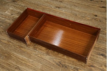 中古　美品　希少!!　アルド・トゥーラ(ALDO TURA)　艶やかな赤褐色が目を引く仔山羊革(ゴートスキン)張りのドレッサー　(R-086908)