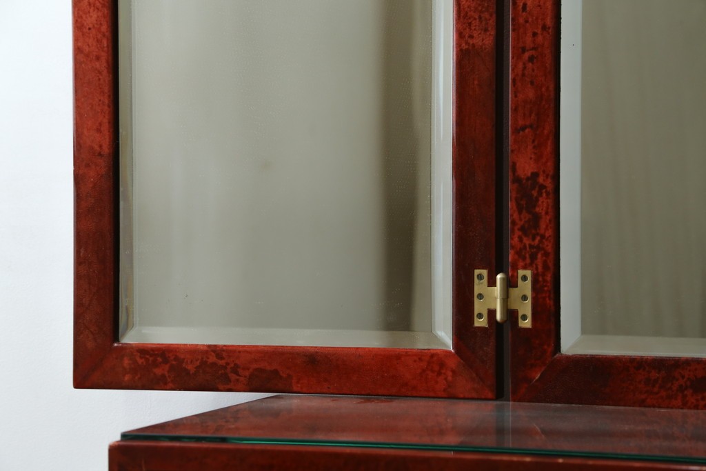 中古　美品　希少!!　アルド・トゥーラ(ALDO TURA)　艶やかな赤褐色が目を引く仔山羊革(ゴートスキン)張りのドレッサー　(R-086908)