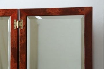 中古　美品　希少!!　アルド・トゥーラ(ALDO TURA)　艶やかな赤褐色が目を引く仔山羊革(ゴートスキン)張りのドレッサー　(R-086908)