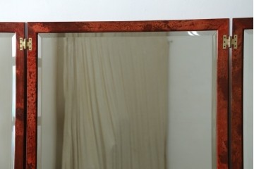 中古　美品　希少!!　アルド・トゥーラ(ALDO TURA)　艶やかな赤褐色が目を引く仔山羊革(ゴートスキン)張りのドレッサー　(R-086908)