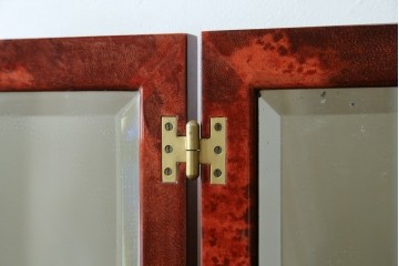 中古　美品　希少!!　アルド・トゥーラ(ALDO TURA)　艶やかな赤褐色が目を引く仔山羊革(ゴートスキン)張りのドレッサー　(R-086908)