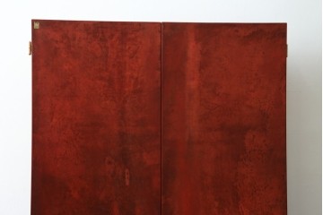 中古　美品　希少!!　アルド・トゥーラ(ALDO TURA)　艶やかな赤褐色が目を引く仔山羊革(ゴートスキン)張りのドレッサー　(R-086908)