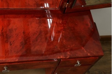 中古　美品　希少!!　アルド・トゥーラ(ALDO TURA)　艶やかな赤褐色が目を引く仔山羊革(ゴートスキン)張りのドレッサー　(R-086908)