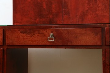中古　美品　希少!!　アルド・トゥーラ(ALDO TURA)　艶やかな赤褐色が目を引く仔山羊革(ゴートスキン)張りのドレッサー　(R-086908)