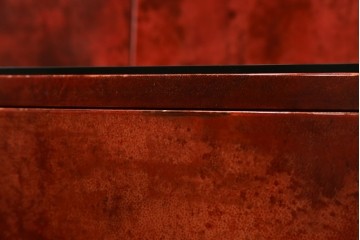 中古　美品　希少!!　アルド・トゥーラ(ALDO TURA)　艶やかな赤褐色が目を引く仔山羊革(ゴートスキン)張りのドレッサー　(R-086908)
