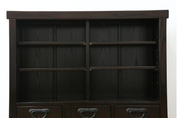 中古　美品　広島県　博永家具　総欅(ケヤキ)材　鋲打ちデザインの格子戸が美しいサイドボード　(R-086909)