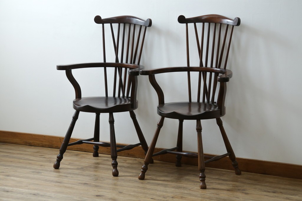 和製ヴィンテージ　九州民芸家具　ゴールドスミス　美しいデザインのアームチェア2脚セット　(R-086910)