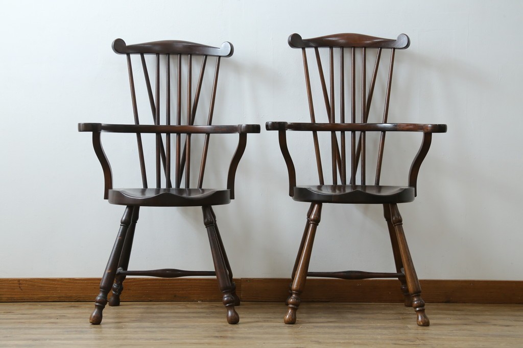 和製ヴィンテージ　九州民芸家具　ゴールドスミス　美しいデザインのアームチェア2脚セット　(R-086910)