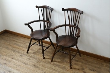 和製ヴィンテージ　九州民芸家具　ゴールドスミス　美しいデザインのアームチェア2脚セット　(R-086910)