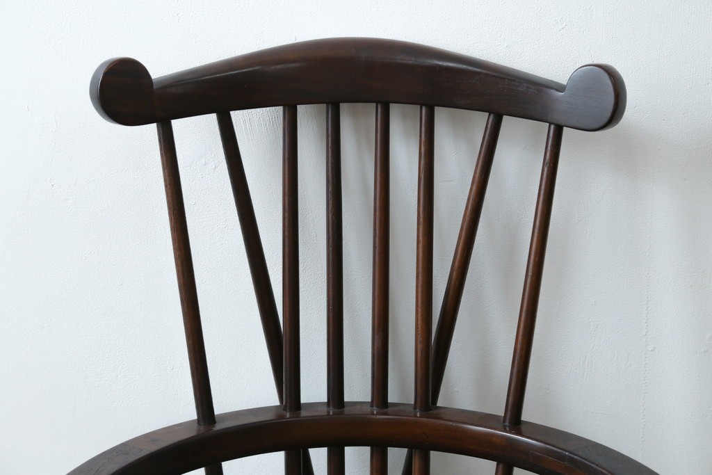 和製ヴィンテージ　九州民芸家具　ゴールドスミス　美しいデザインのアームチェア2脚セット　(R-086910)