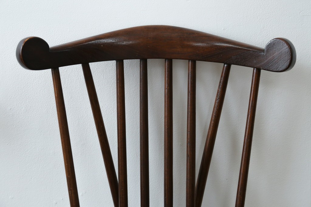 和製ヴィンテージ　九州民芸家具　ゴールドスミス　美しいデザインのアームチェア2脚セット　(R-086910)