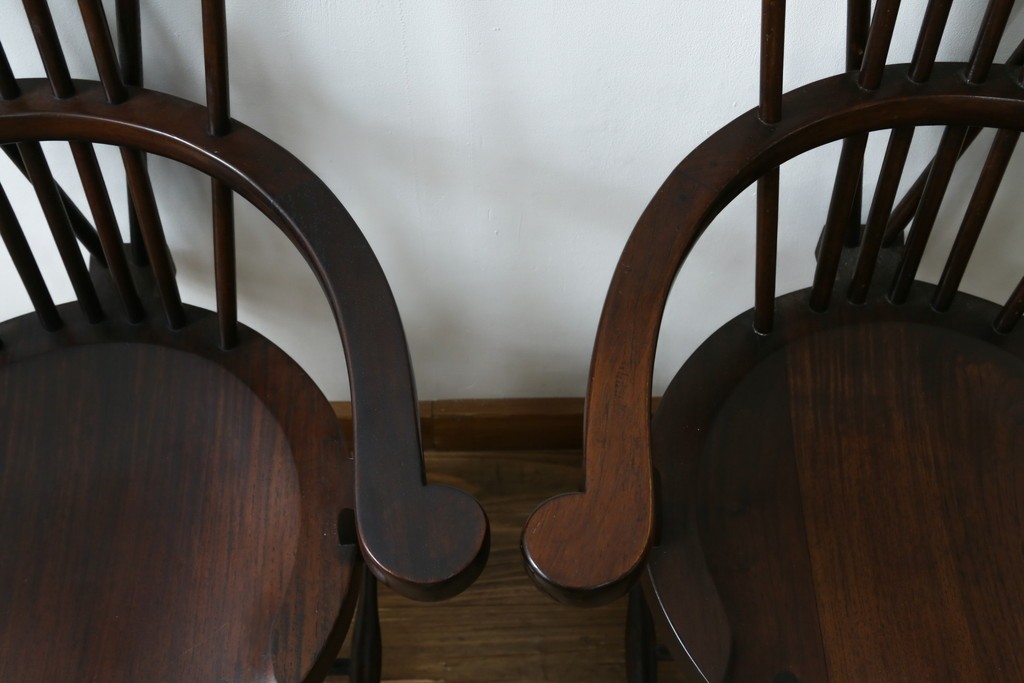 和製ヴィンテージ　九州民芸家具　ゴールドスミス　美しいデザインのアームチェア2脚セット　(R-086910)