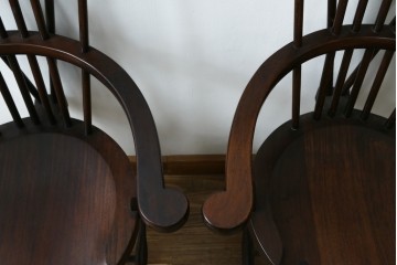 和製ヴィンテージ　九州民芸家具　ゴールドスミス　美しいデザインのアームチェア2脚セット　(R-086910)