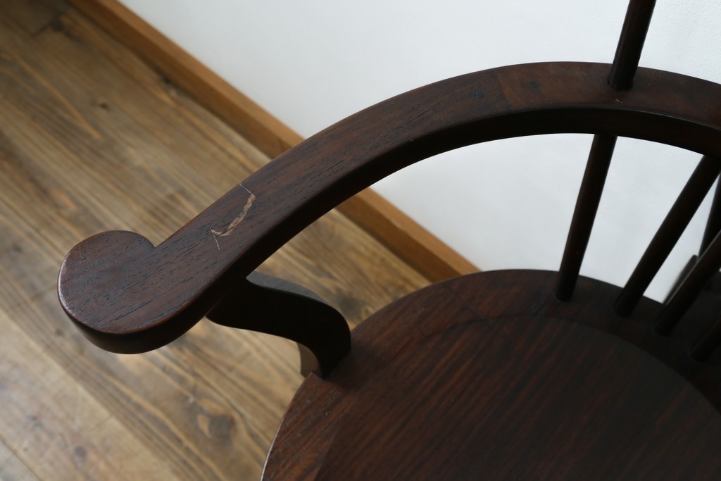 和製ヴィンテージ　九州民芸家具　ゴールドスミス　美しいデザインのアームチェア2脚セット　(R-086910)