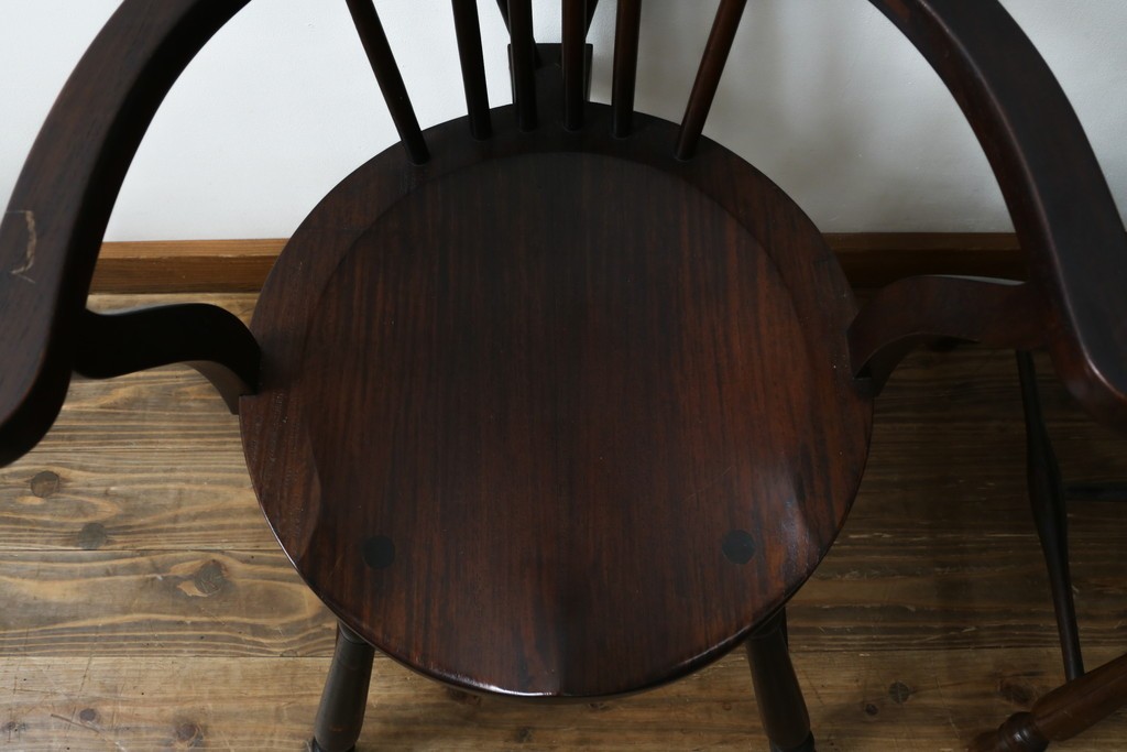 和製ヴィンテージ　九州民芸家具　ゴールドスミス　美しいデザインのアームチェア2脚セット　(R-086910)