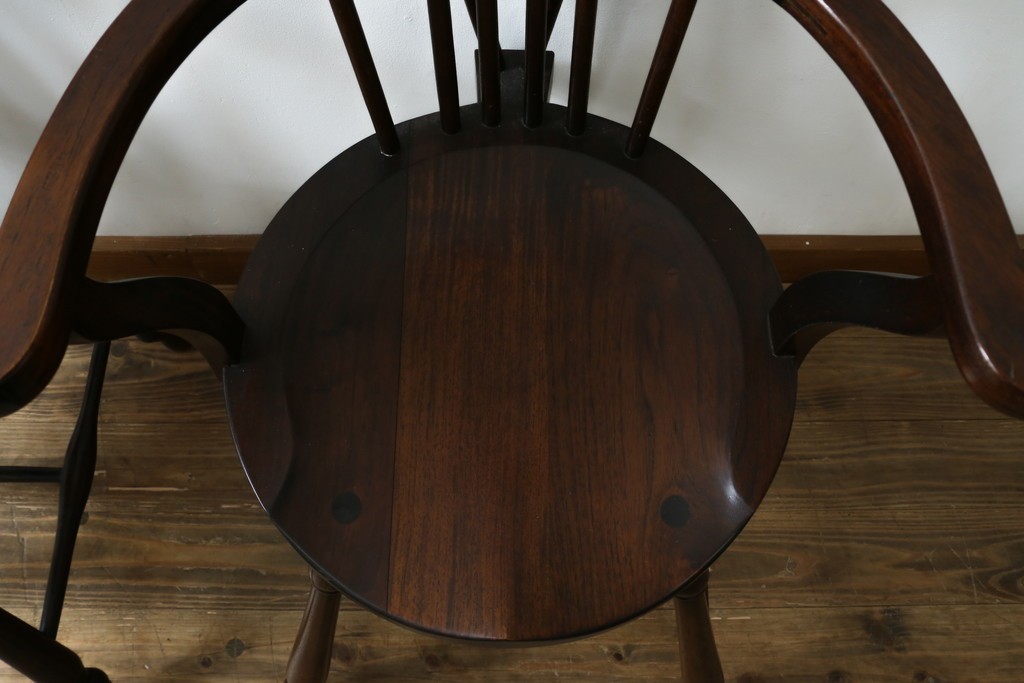 和製ヴィンテージ　九州民芸家具　ゴールドスミス　美しいデザインのアームチェア2脚セット　(R-086910)