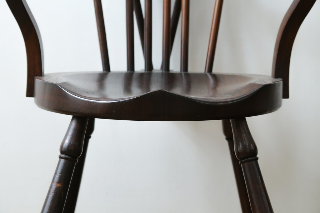 和製ヴィンテージ　九州民芸家具　ゴールドスミス　美しいデザインのアームチェア2脚セット　(R-086910)